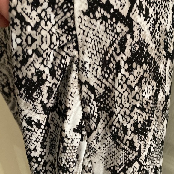 Snake Pattern Dress - Picture 4 of 8